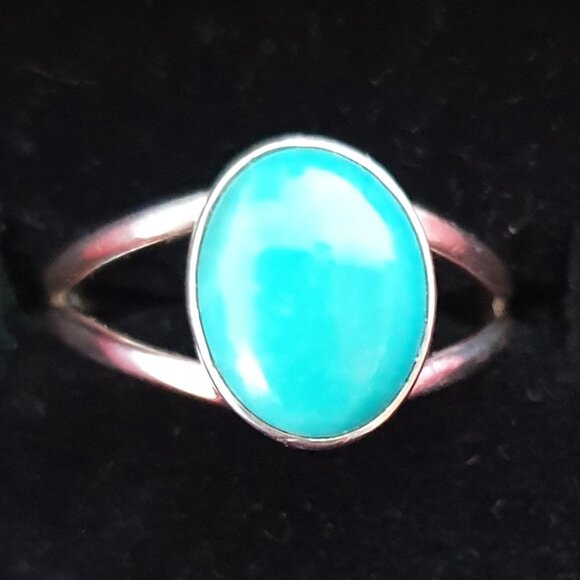 Pretty Vintage Native American Southwestern Turquoise Sterling Silver Ring - Picture 1 of 13
